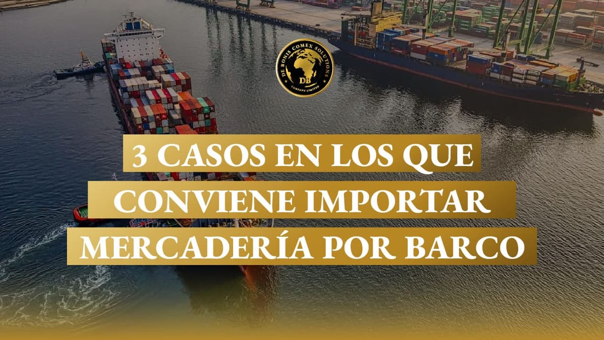 Buque de carga con contenedores en puerto industrial, mostrando tres situaciones en las que conviene importar mercadería por